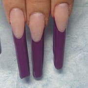 Фиолетовый гель по свей длине ногтей