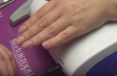 Видео урок школы ногтевого сервиса Виктори