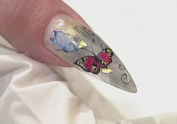 Акриловый дизайн ногтей - роспись красками