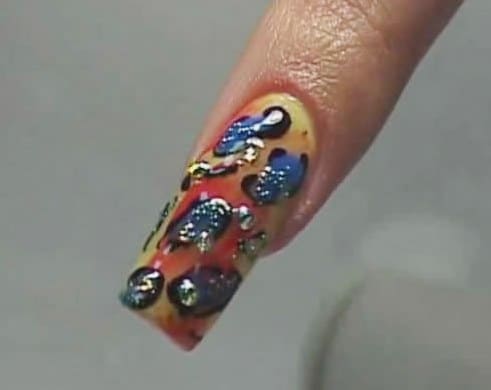 Дизайн ногтей цветным гелем