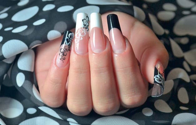 Черно-белый дизайн ногтей