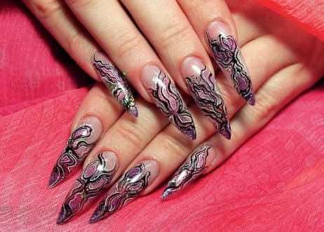 Пример росписи ногтей формы стилет