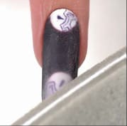 Прорисовка снежинки на ногте