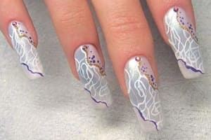 Дизайн ногтей со стразами